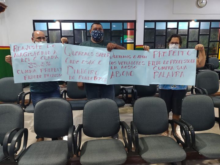 Senhor do Bonfim - BA: Sob protestos Câmara aprova projeto para contratação na Educação