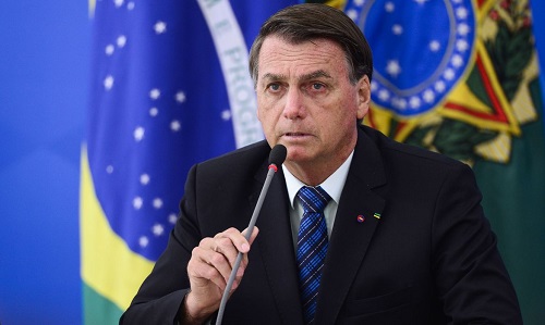 Bolsonaro nega ter se referido à China ao falar de “guerra química”