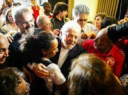 Lula desembarca hoje em Salvador