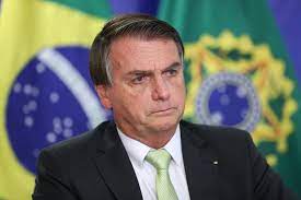 Bolsonaro é hospitalizado