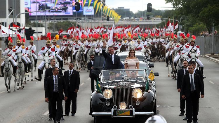 Bolsonaro toma posse como presidente da República