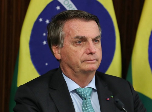 Em novo ataque, Bolsonaro sugere que China faz guerra biológica com Covid.