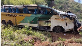 Serra da Vileta - MG: Ônibus cai em ribanceira com 52 pessoas,  oito mortos