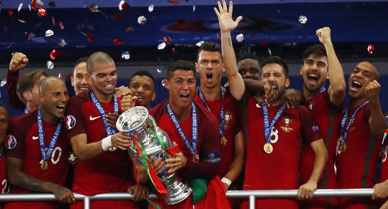 França 'quebra' CR7, mas 'invencível' Portugal faz na prorrogação, cala estádio e leva Euro