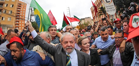 Fora Bolsonaro usará hino nacional e cores da bandeira nas ruas em 2 de outubro