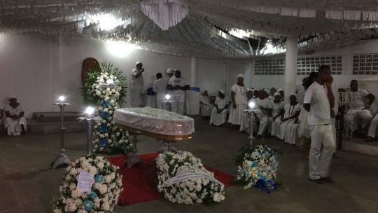 Mãe Stella será enterrada neste sábado, em Salvador; cortejo fúnebre sai de terreiro...